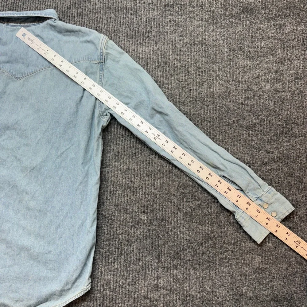 Levis Western Pearl Snap Shirt Mens M Standard Fit Light Wash Blue Denim